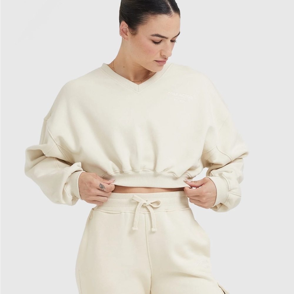 Oner active ALL DAY EST 2020 CROP V-NECK SWEATSHIRT